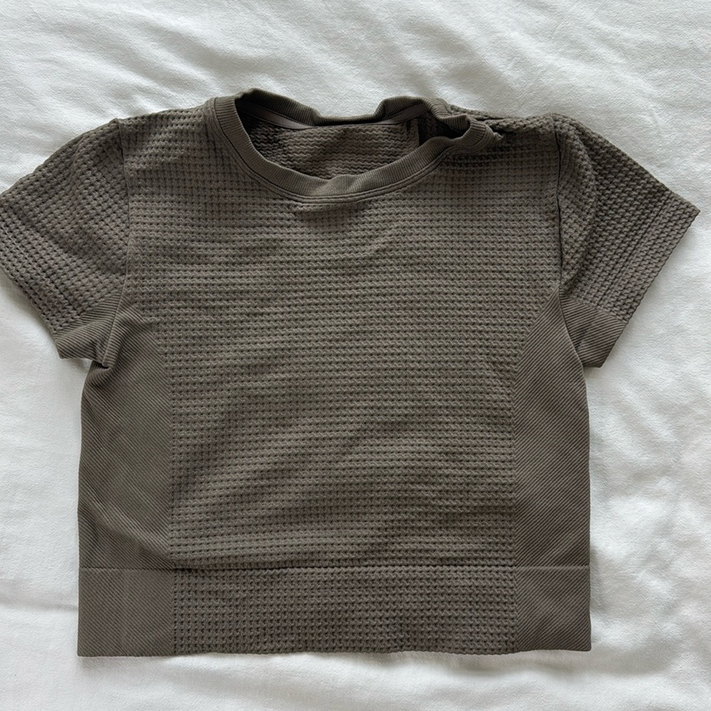 All in motion cropped workout top